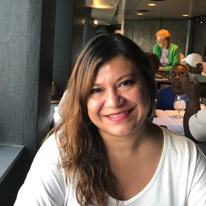 Meet your Posher, Yexenia